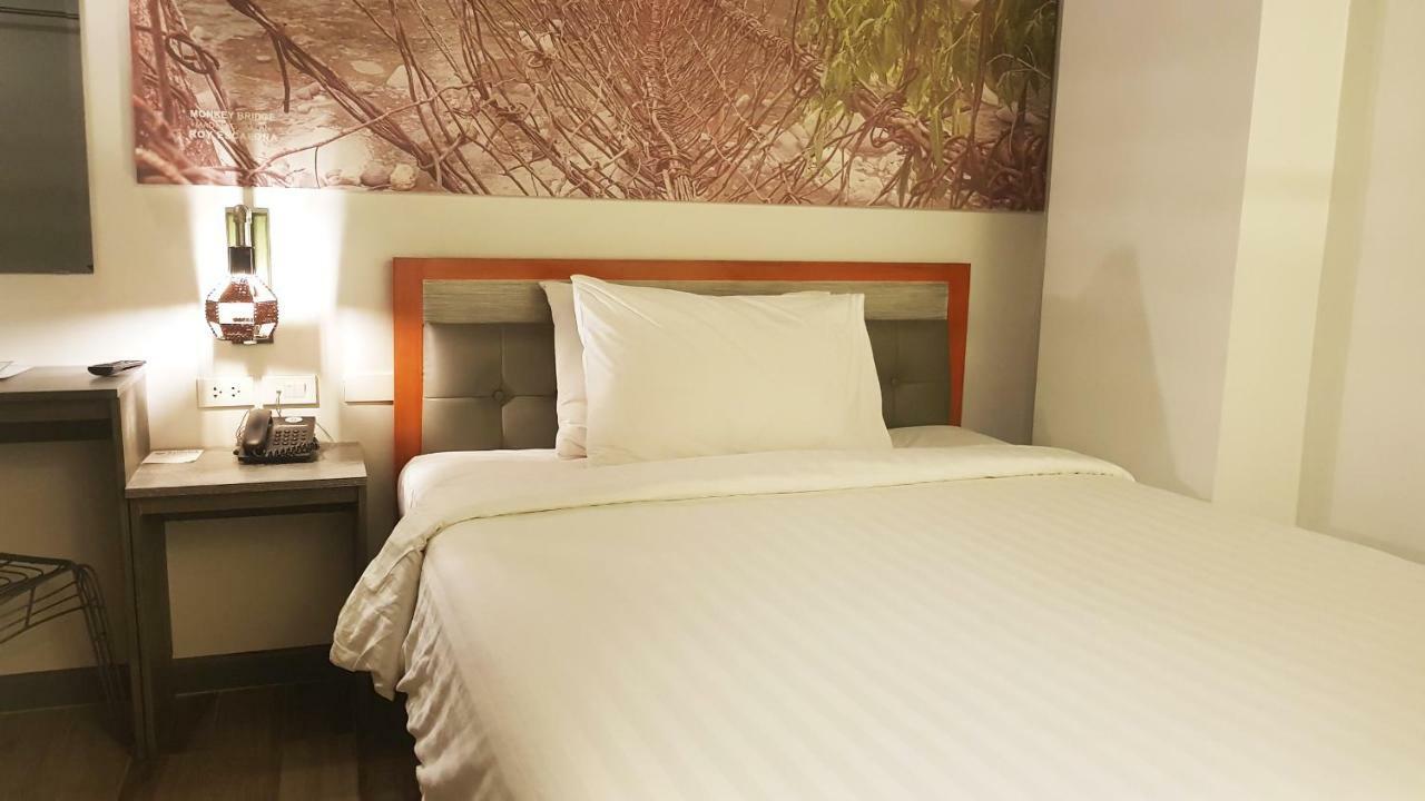 Hotel Gq Plaza Kalibo Exterior foto